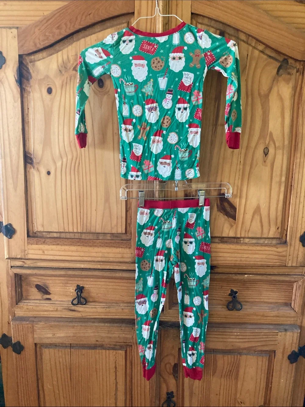 Kids Little Sleepies green Santa 2 piece long sleeve pajamas size 4T